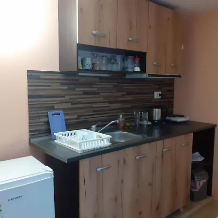 Kraybrezhna 3