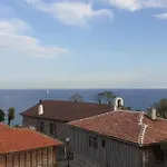 Kraybrezhna 3 بيت ضيافة بوموري