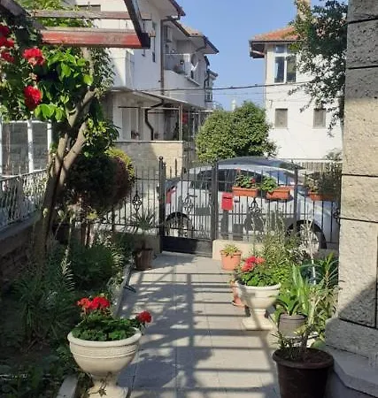Къща за гости крайбрежна 3 *