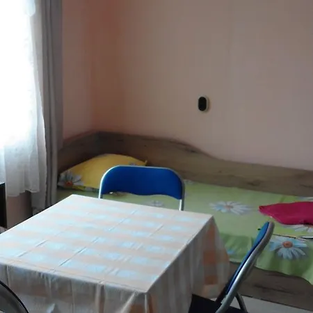 крайбрежна 3 *