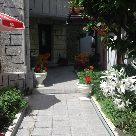крайбрежна 3 Къща за гости