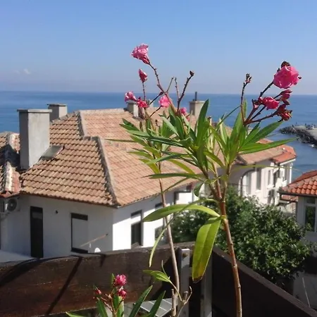 Kraybrezhna 3 Affittacamere Pomorie