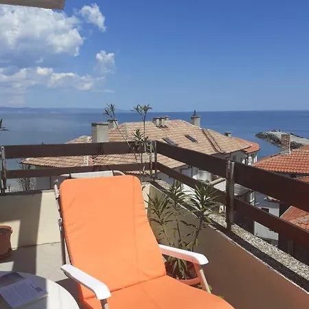 Kraybrezhna 3 Affittacamere