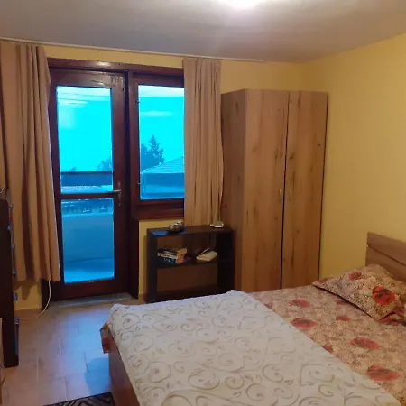 Kraybrezhna 3 Affittacamere 4*