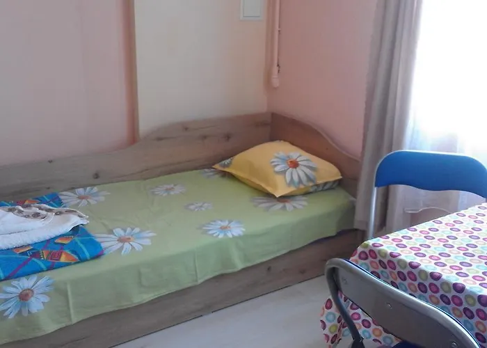 招待所 Kraybrezhna 3