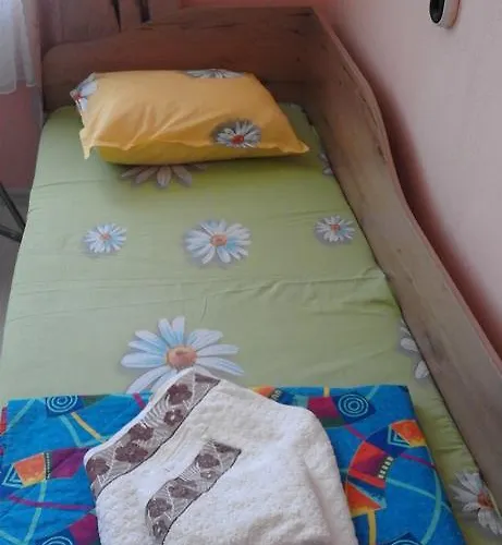 招待所 Kraybrezhna 3 4*