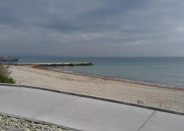 招待所 Kraybrezhna 3