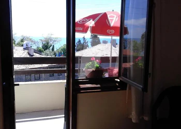 招待所 Kraybrezhna 3