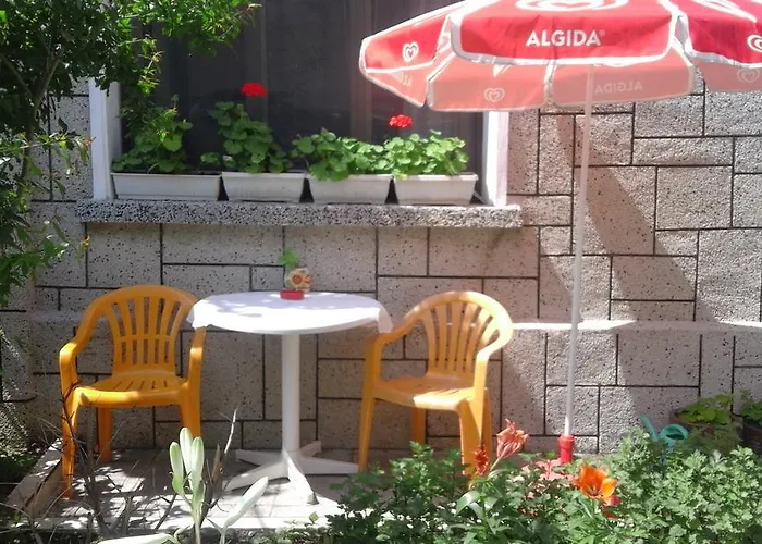 招待所 Kraybrezhna 3 帕莫瑞