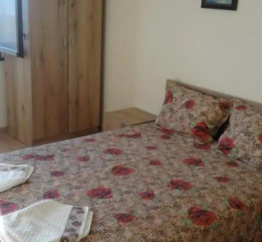 Kraybrezhna 3 招待所