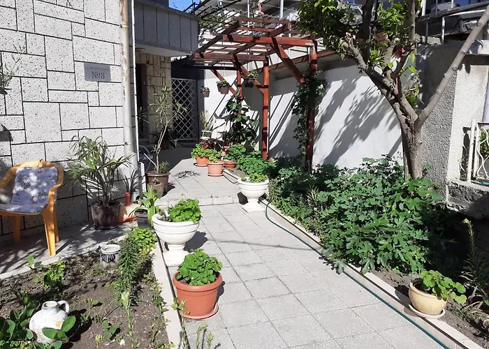 Kraybrezhna 3 招待所